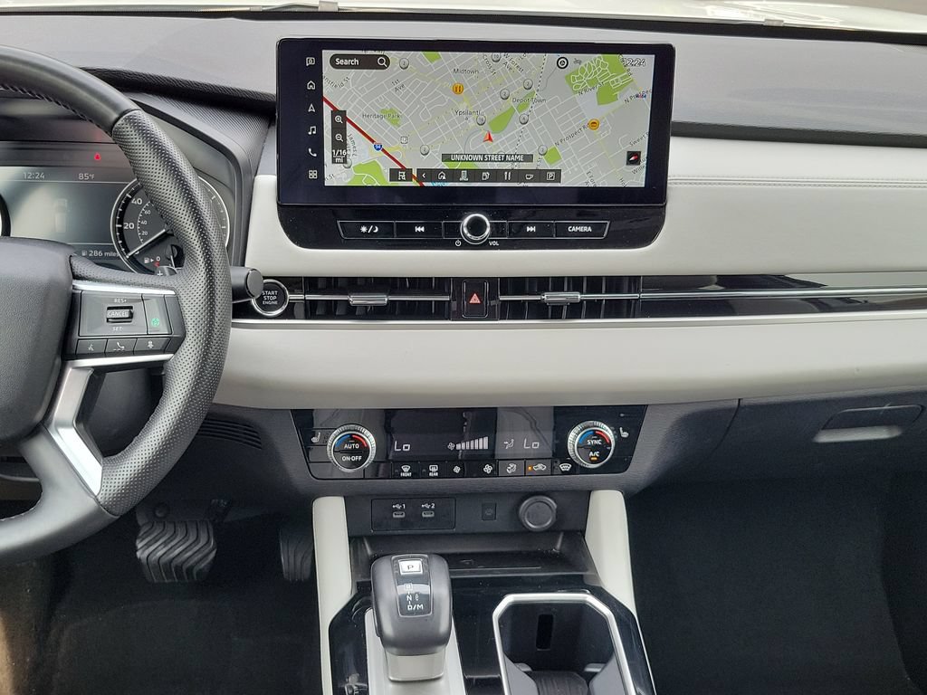 Used 2025 Mitsubishi Outlander SE AWD/4WD image 27