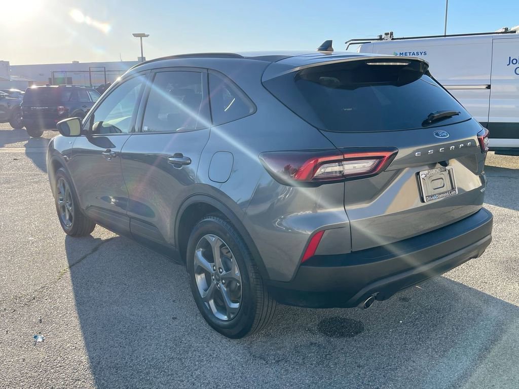 Used 2025 Ford Escape ST-Line w/ Equipment Group 301A image 6