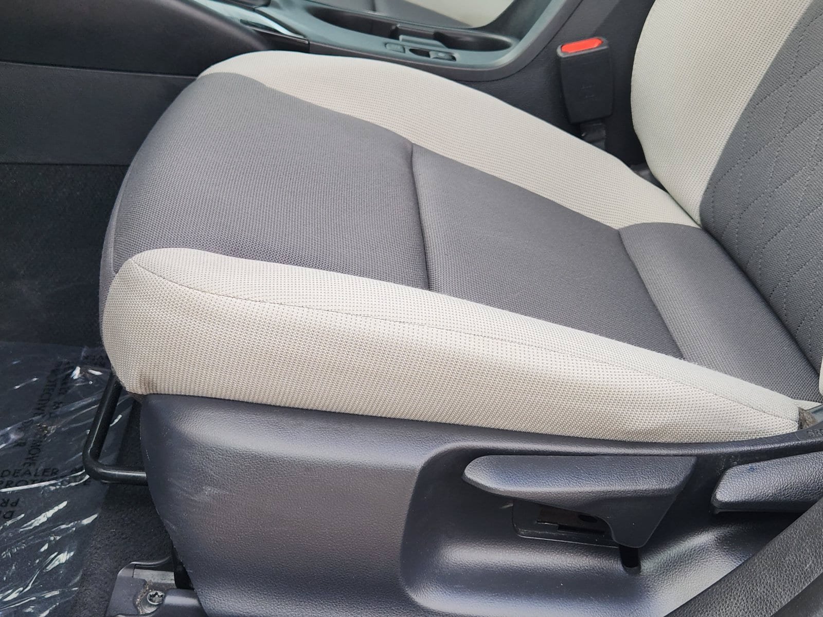 Used 2024 Toyota Corolla LE FWD image 31