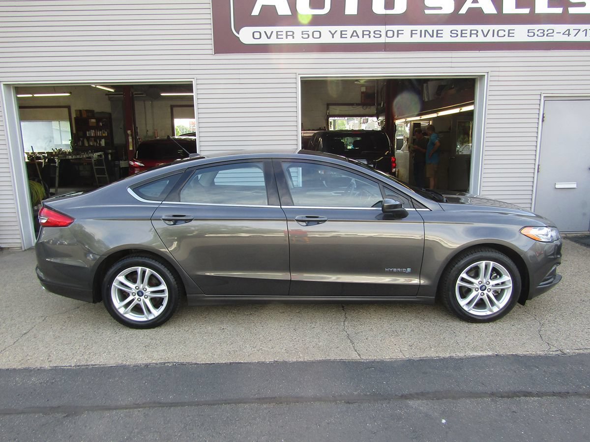 Used 2018 Ford Fusion S FWD image 2