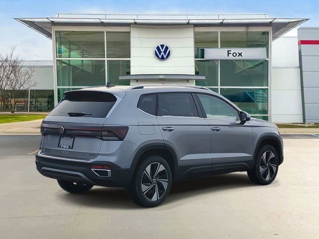 New 2026 Volkswagen Taos SE image 4