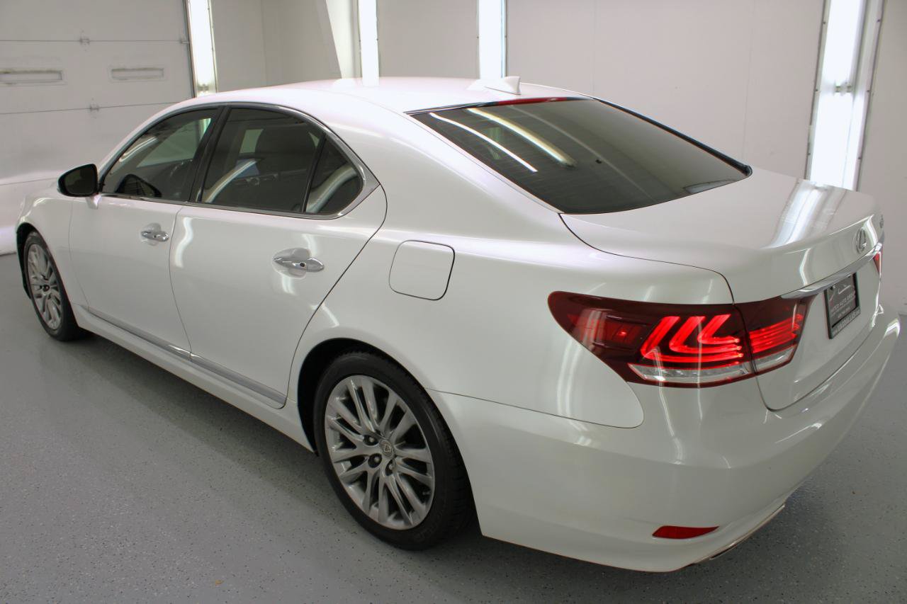 Used 2017 Lexus LS 460 w/ Comfort Package RWD image 6