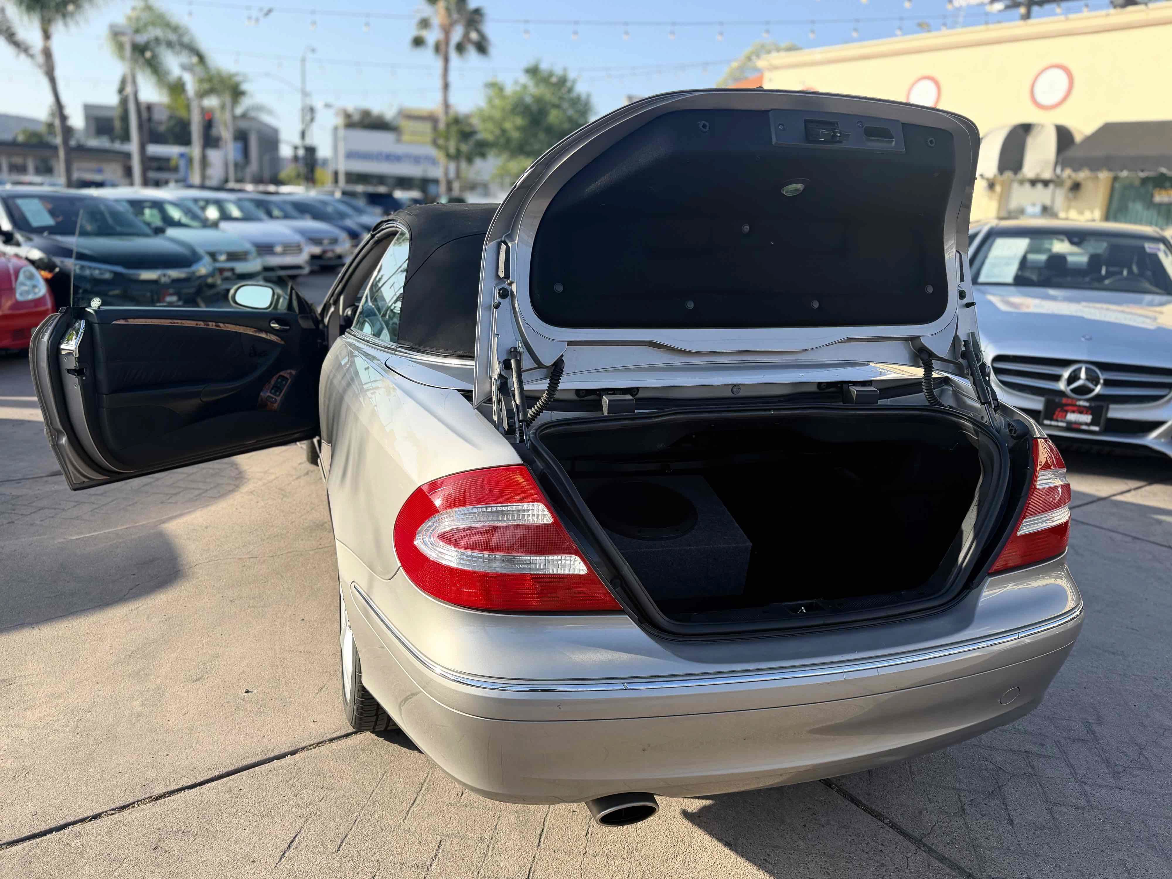 Used 2005 Mercedes-Benz CLK 320 Cabriolet image 16