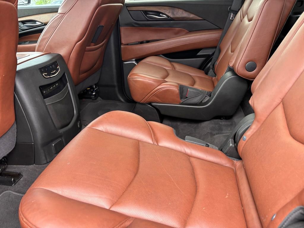 Used 2020 Cadillac Escalade Luxury RWD image 26