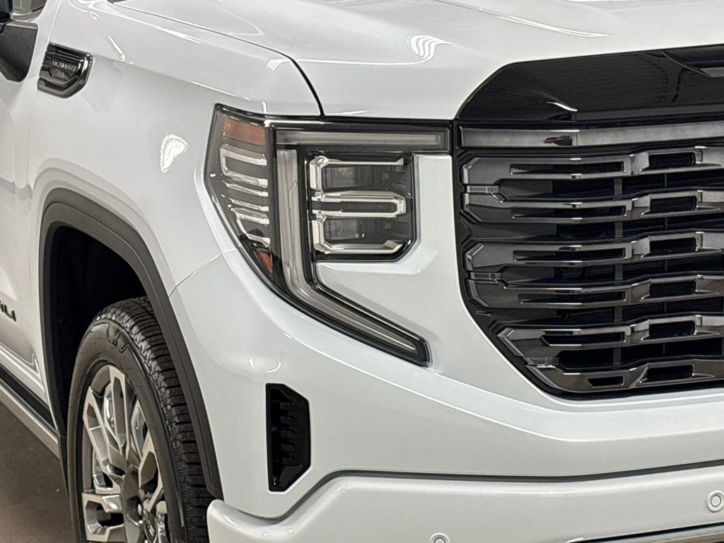New 2026 GMC Sierra 1500 Denali Ultimate w/ LPO, Black Badging Package image 4