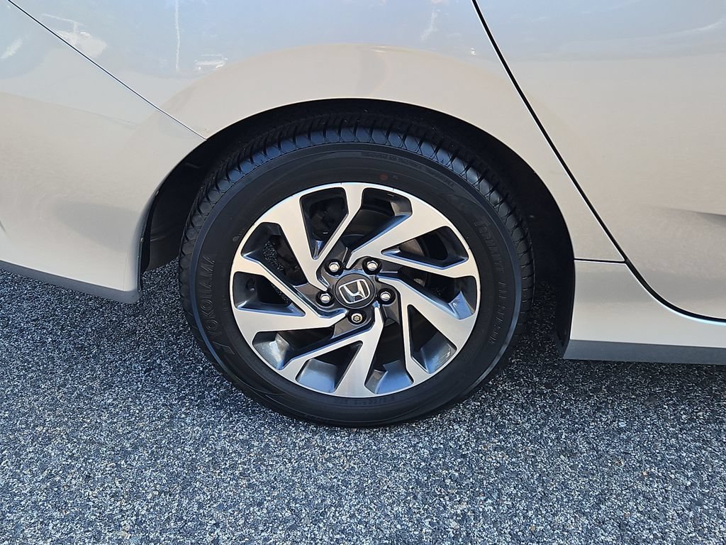 Used 2016 Honda Civic EX image 9