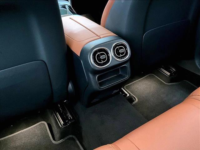 Used 2025 Mercedes-Benz GLC 300 image 25