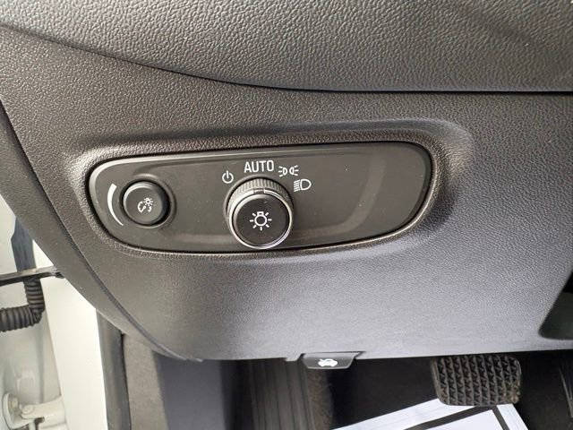 Certified 2023 Chevrolet Equinox LT w/ Driver Convenience Package image 19