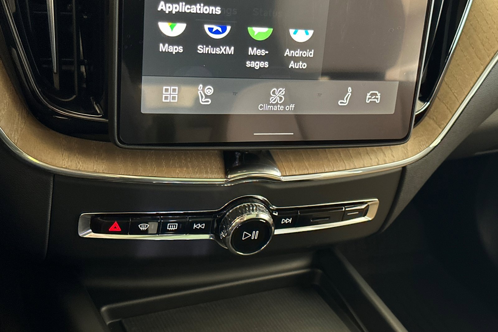 New 2026 Volvo XC60 B5 Plus w/ Protection Package Premier image 18