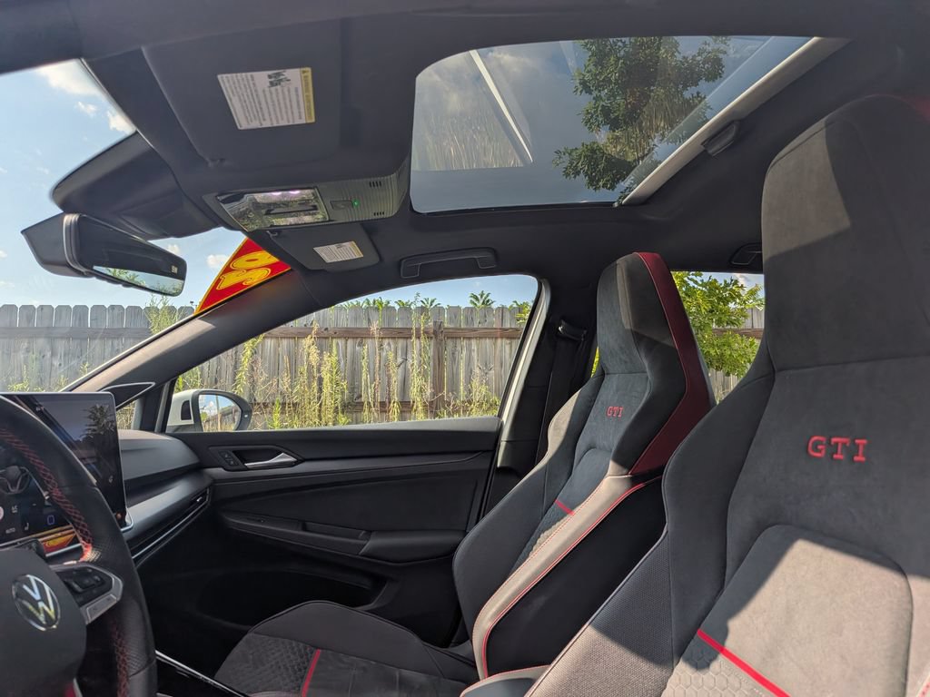 Used 2026 Volkswagen GTI SE FWD image 24