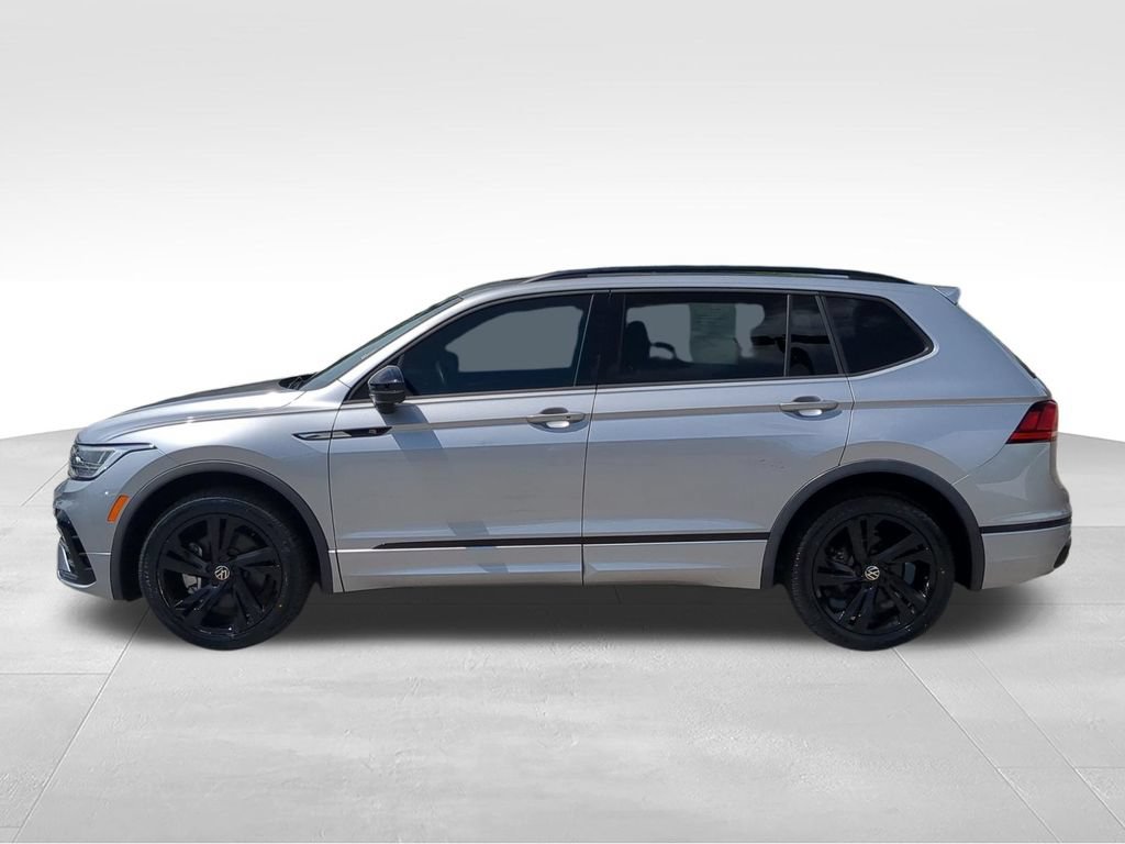Certified 2023 Volkswagen Tiguan SE R-Line FWD image 6