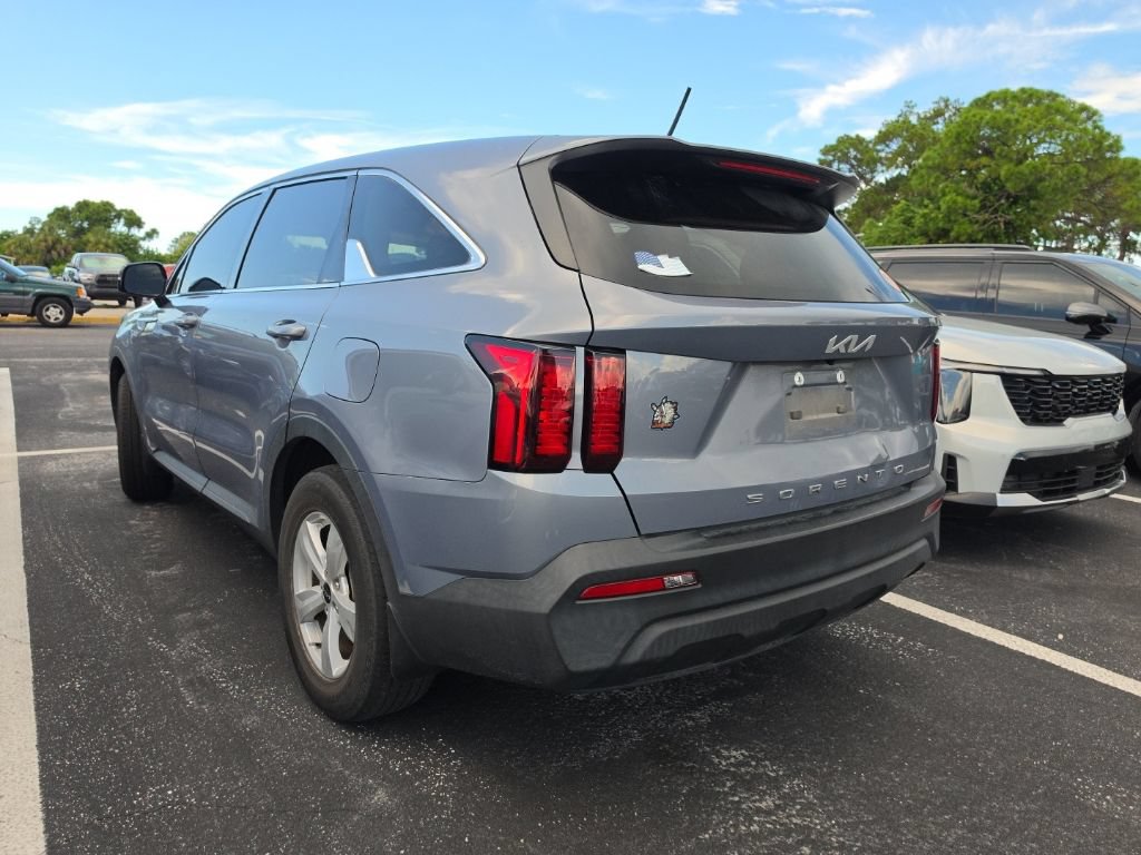 Certified 2022 Kia Sorento LX FWD image 12