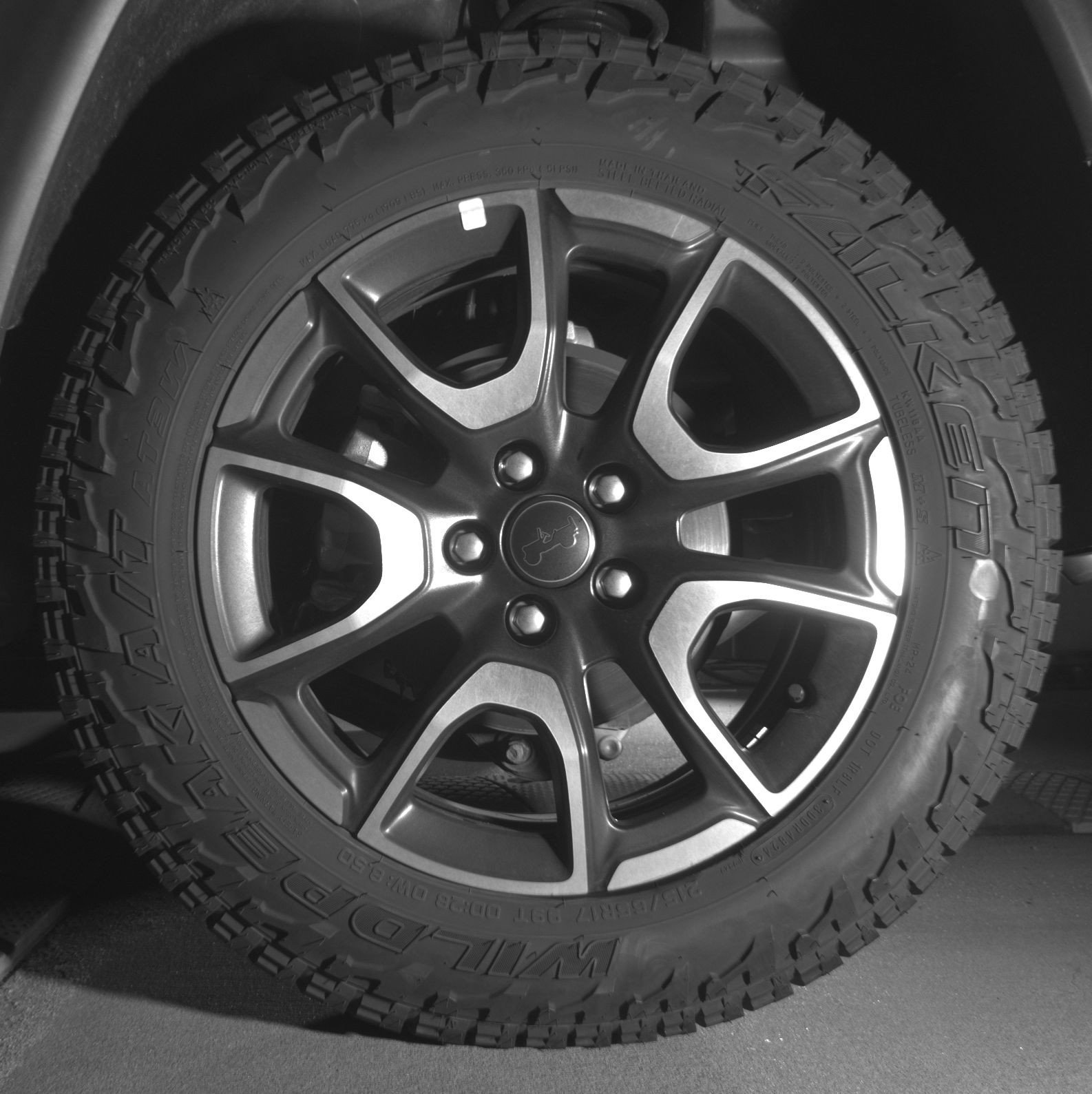 Used 2025 Jeep Compass Trailhawk AWD/4WD image 14