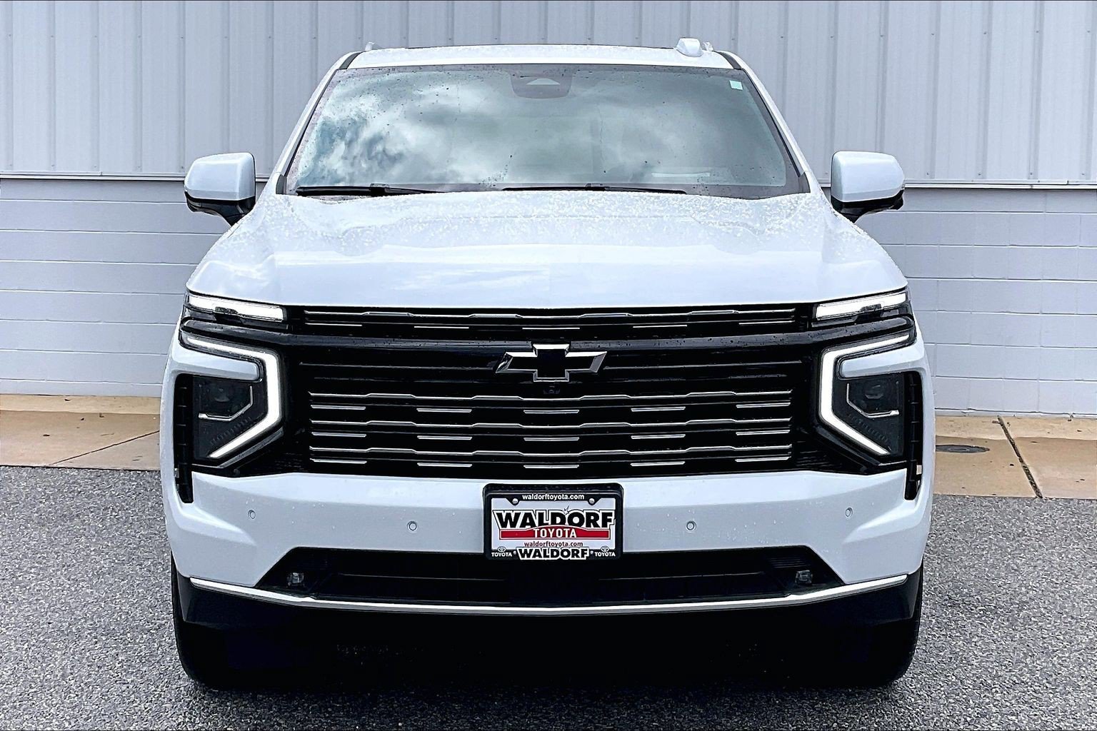 Used 2026 Chevrolet Tahoe High Country AWD/4WD image 3