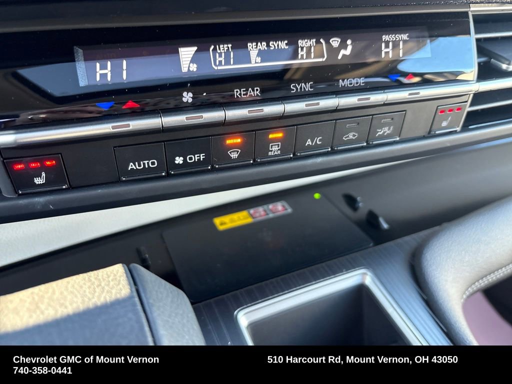 Used 2025 Toyota Sienna XLE w/ XLE Plus Package image 35