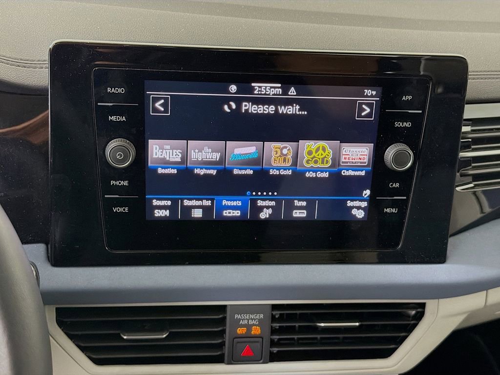 Used 2025 Volkswagen Jetta SE image 15