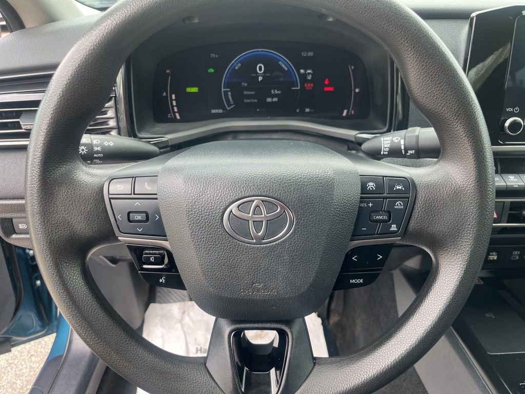 Used 2025 Toyota Camry LE FWD image 13