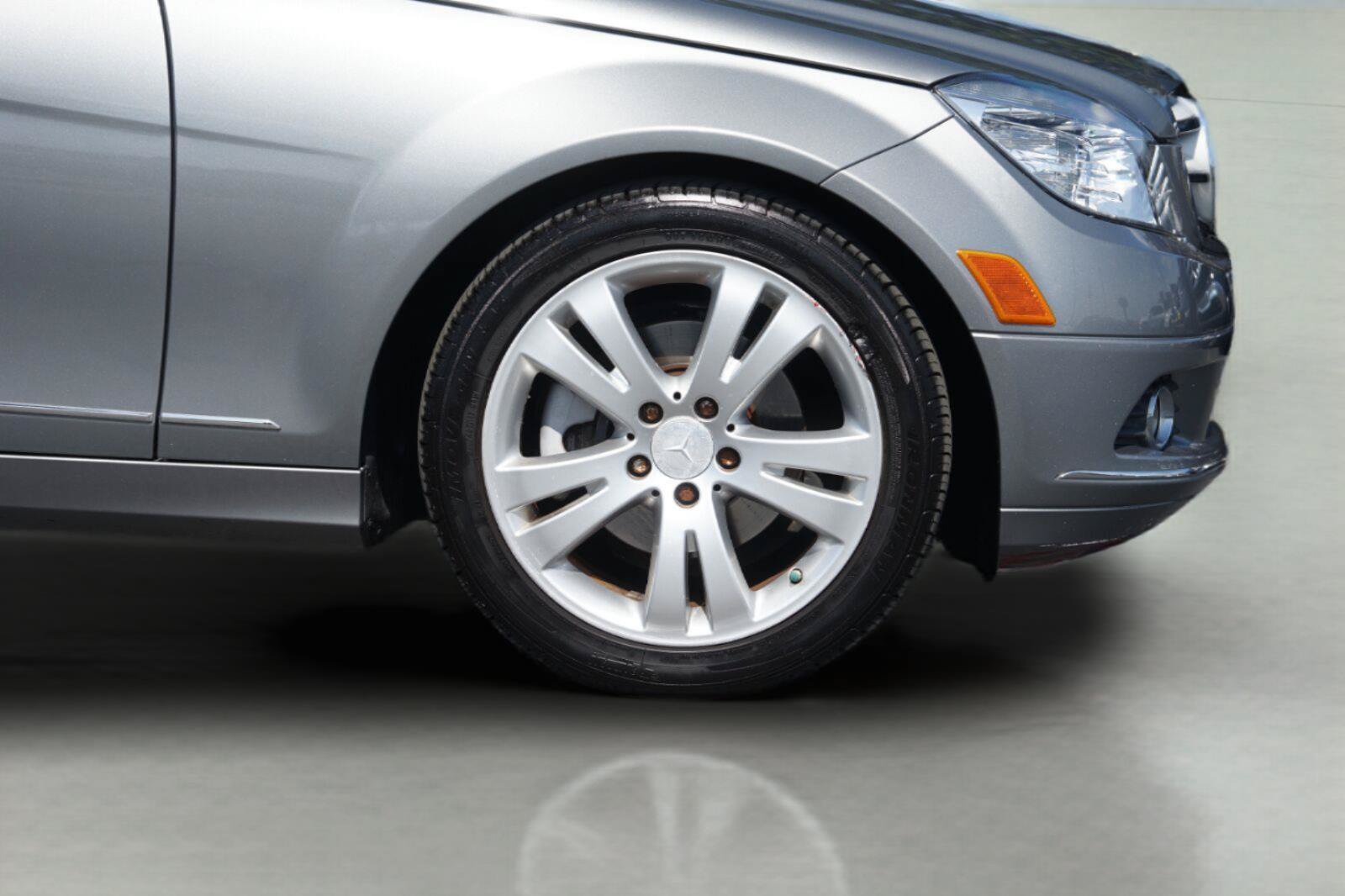 Used 2008 Mercedes-Benz C 300 Sedan image 4