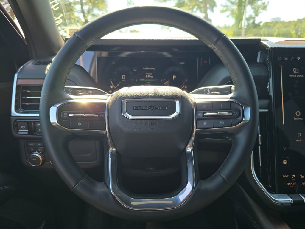 Used 2025 GMC Yukon Denali AWD/4WD image 17