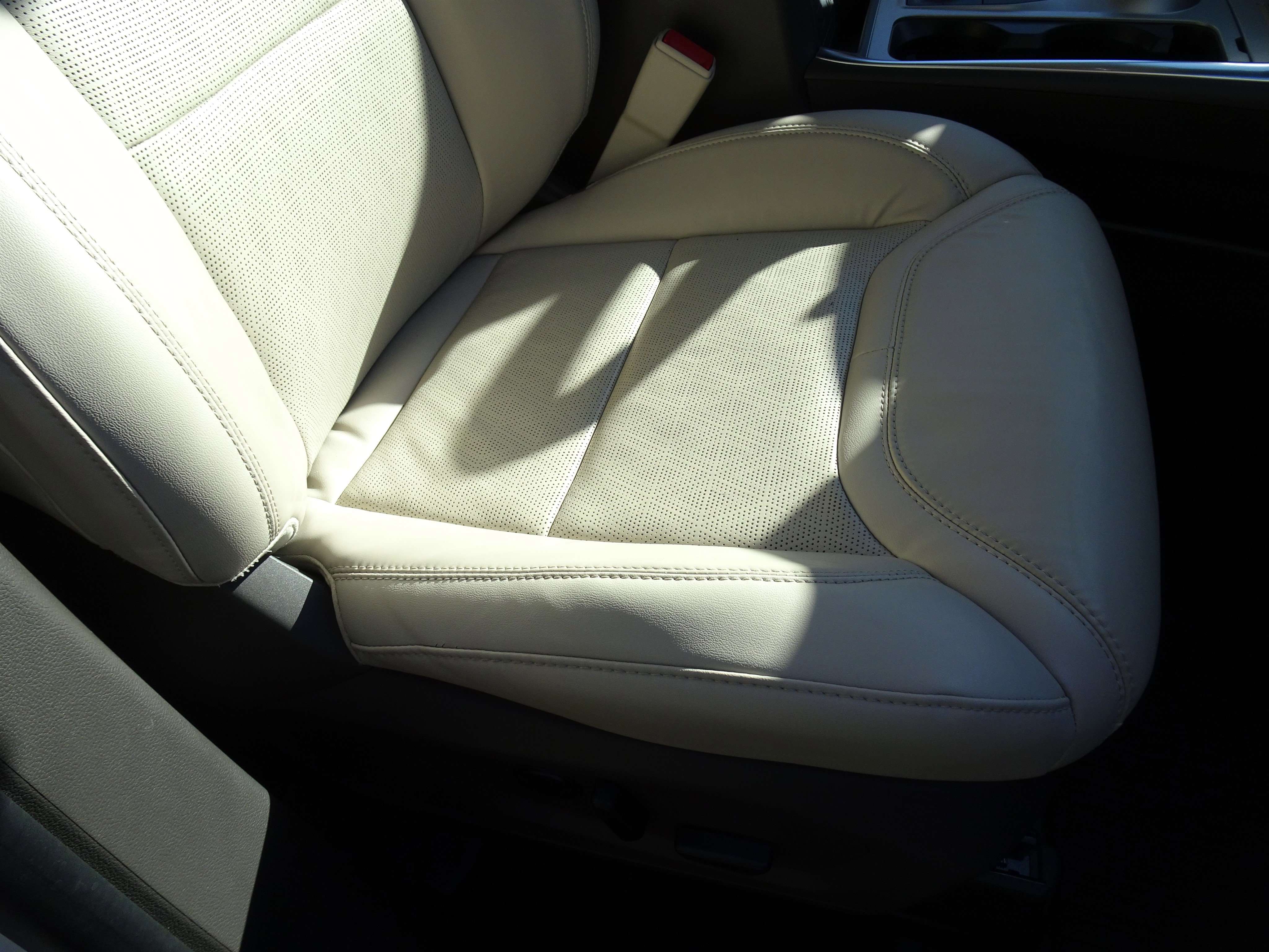 Used 2023 Ford Explorer Platinum w/ Equipment Group 601A image 24