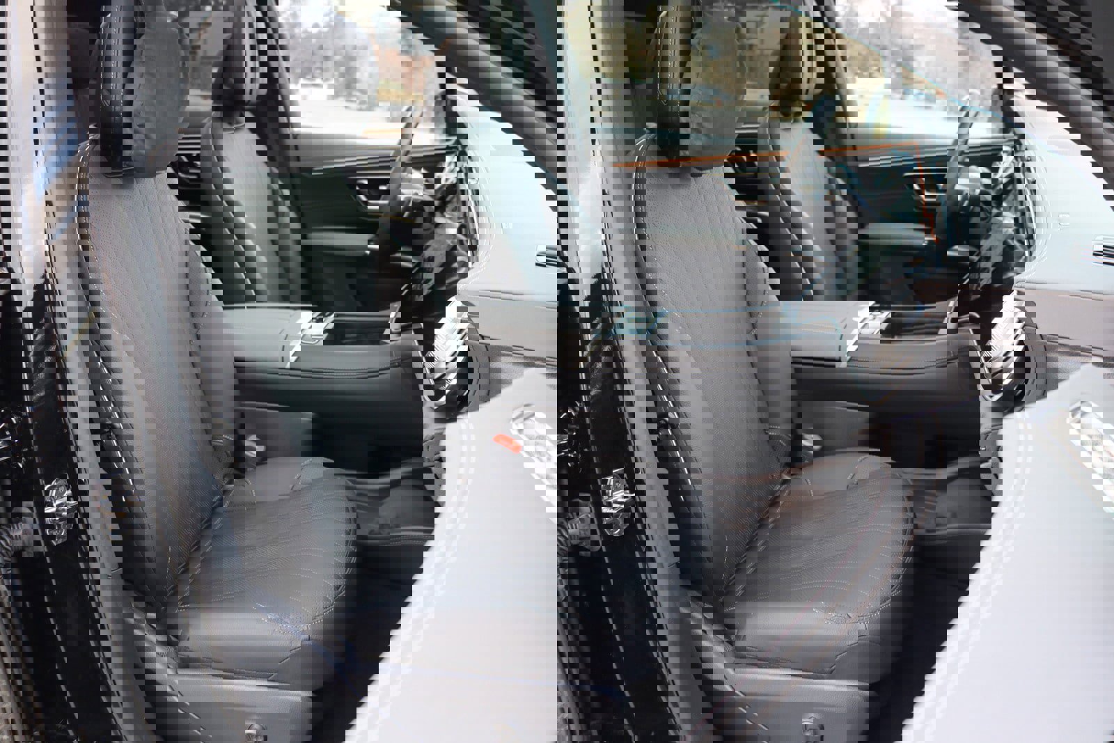 Used 2025 Mercedes-Benz EQS 450+ 4MATIC SUV w/ Winter Package image 22