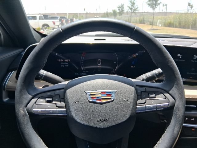 Used 2024 Cadillac XT4 Luxury w/ LPO, Floor Liner Package FWD image 8