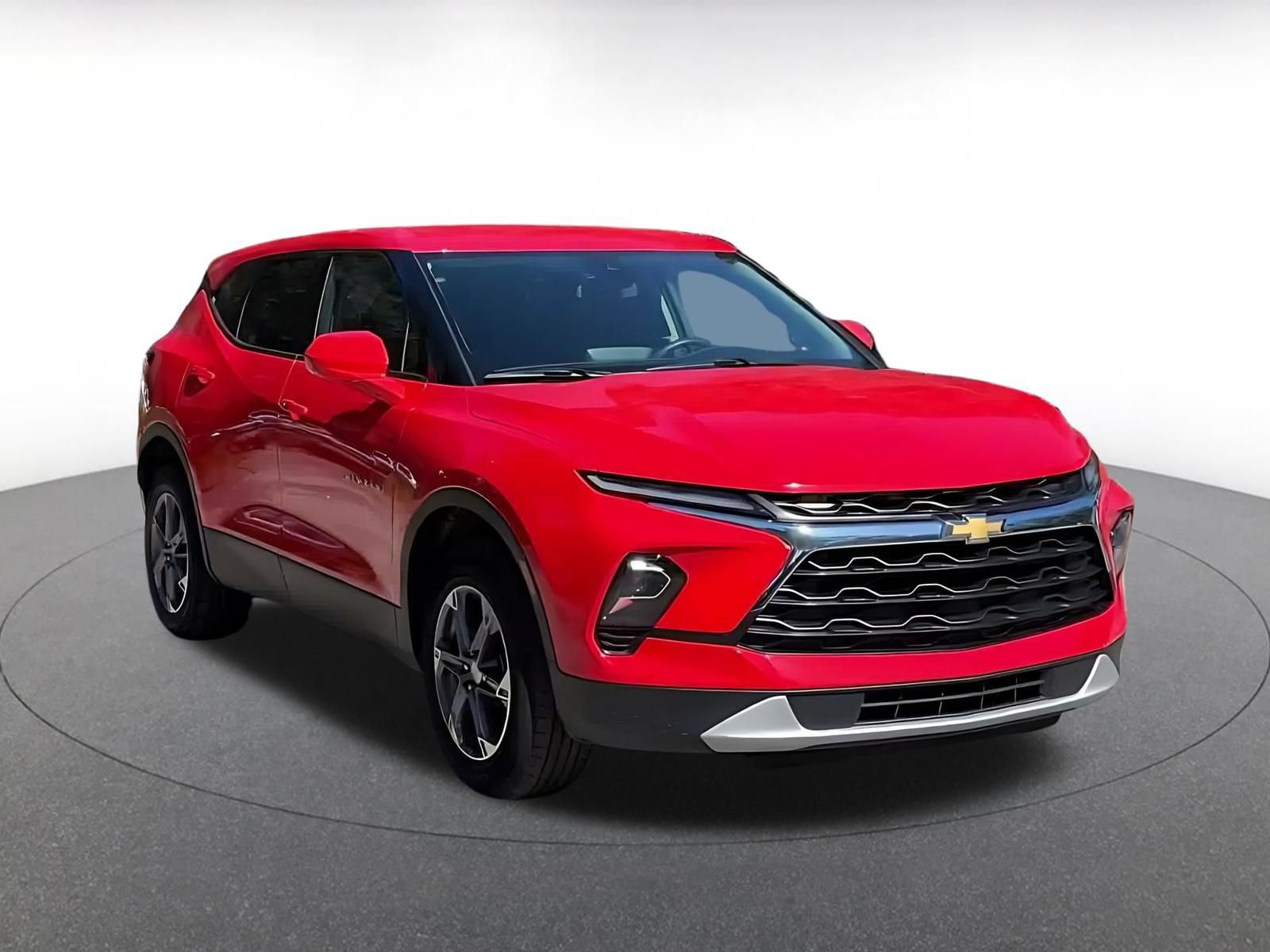 Used 2026 Chevrolet Blazer LT FWD image 3
