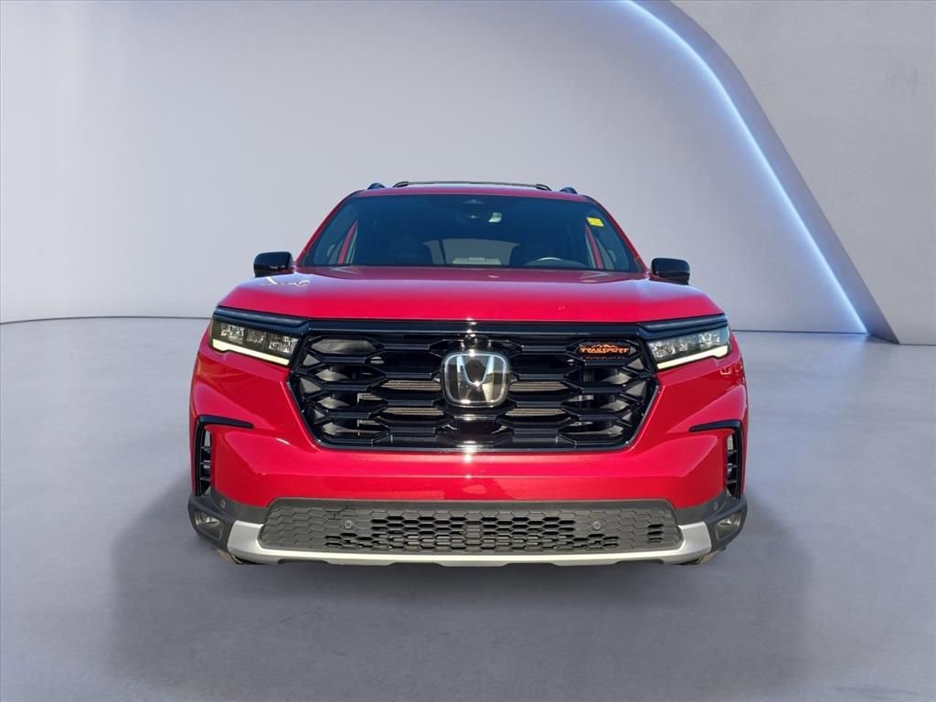 Certified 2025 Honda Pilot TrailSport image 8