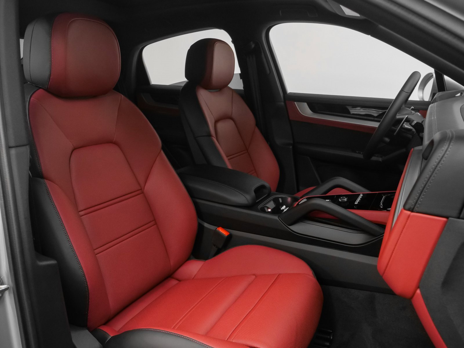 Used 2025 Porsche Cayenne Coupe image 23