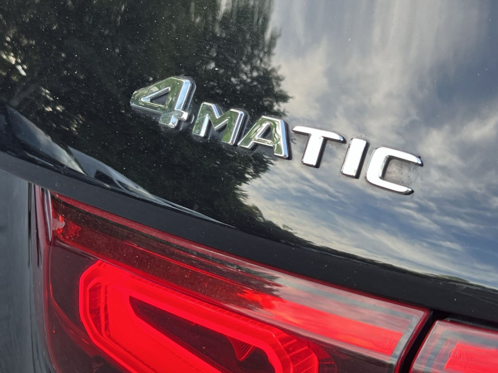 Used 2022 Mercedes-Benz GLB 250 4MATIC w/ Premium Package Lite image 36