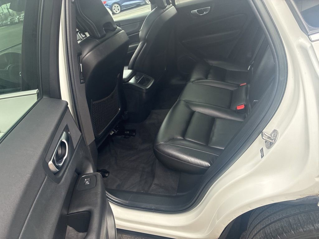 Used 2023 Volvo XC60 B5 Core w/ Climate Package image 7