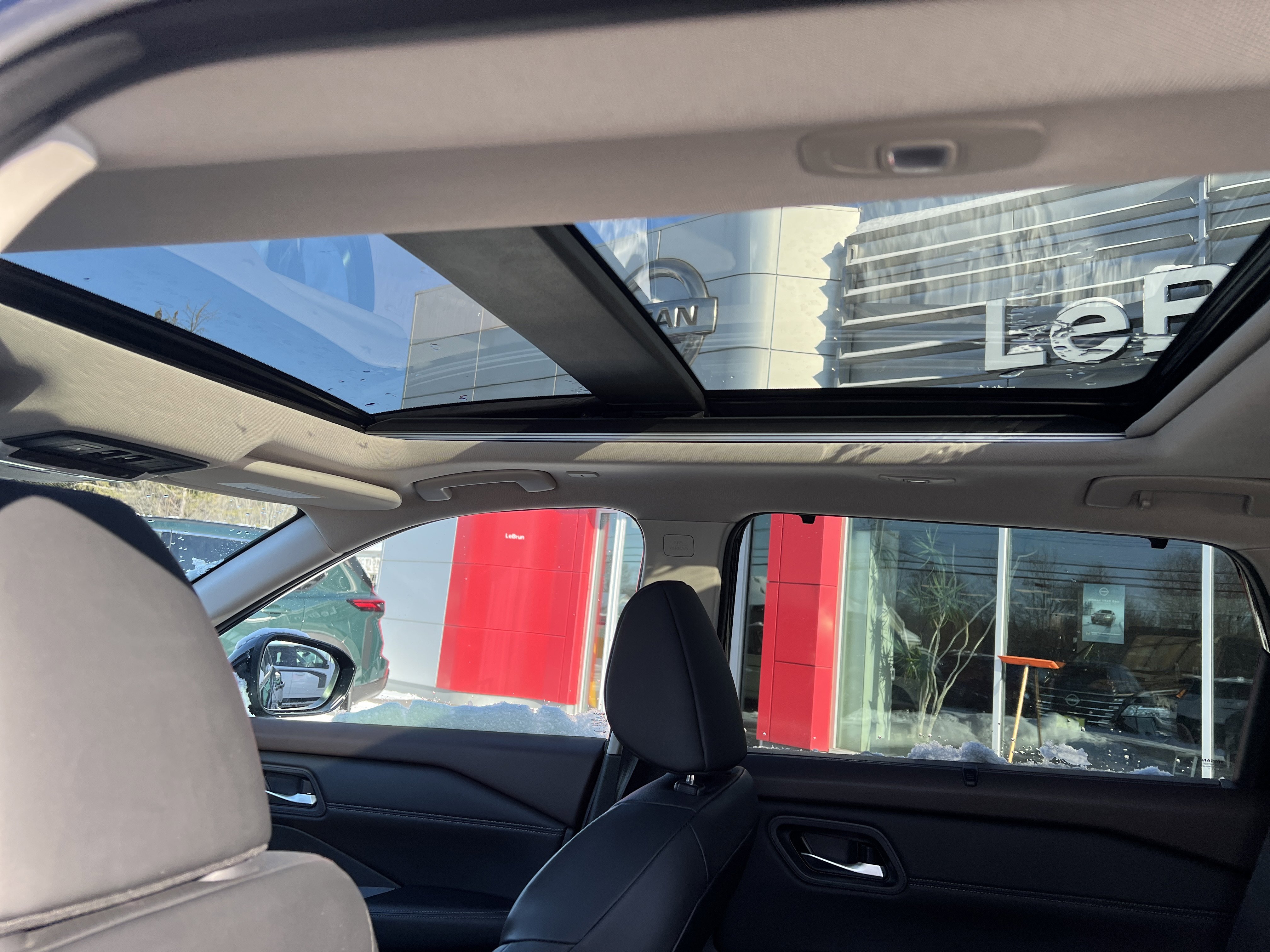 Certified 2023 Nissan Rogue SV w/ SV Premium B Package image 6