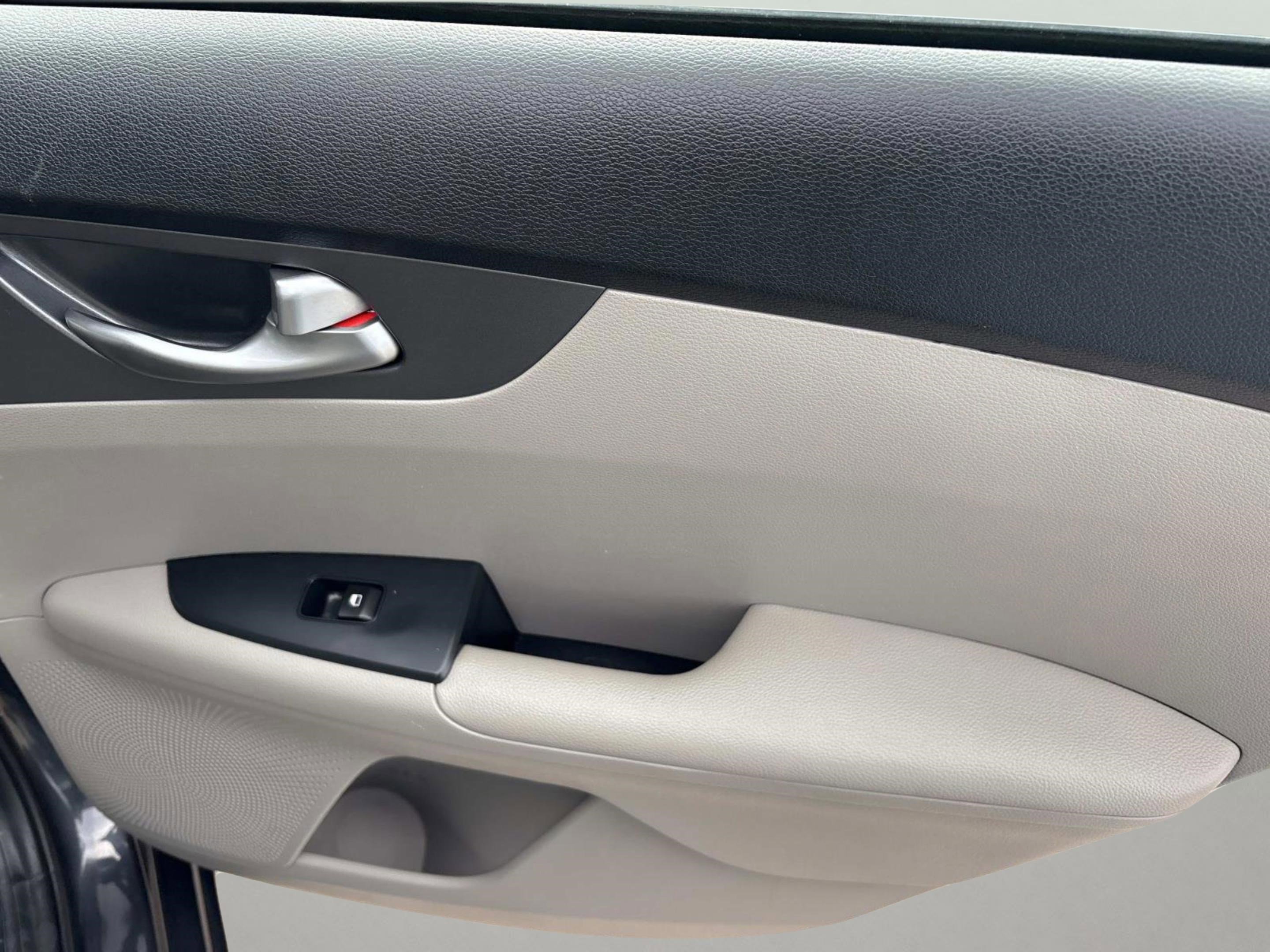 Used 2019 Kia Forte LXS image 18