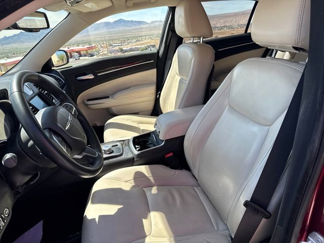 Used 2016 Chrysler 300 Limited w/ Driver Convenience Group image 9