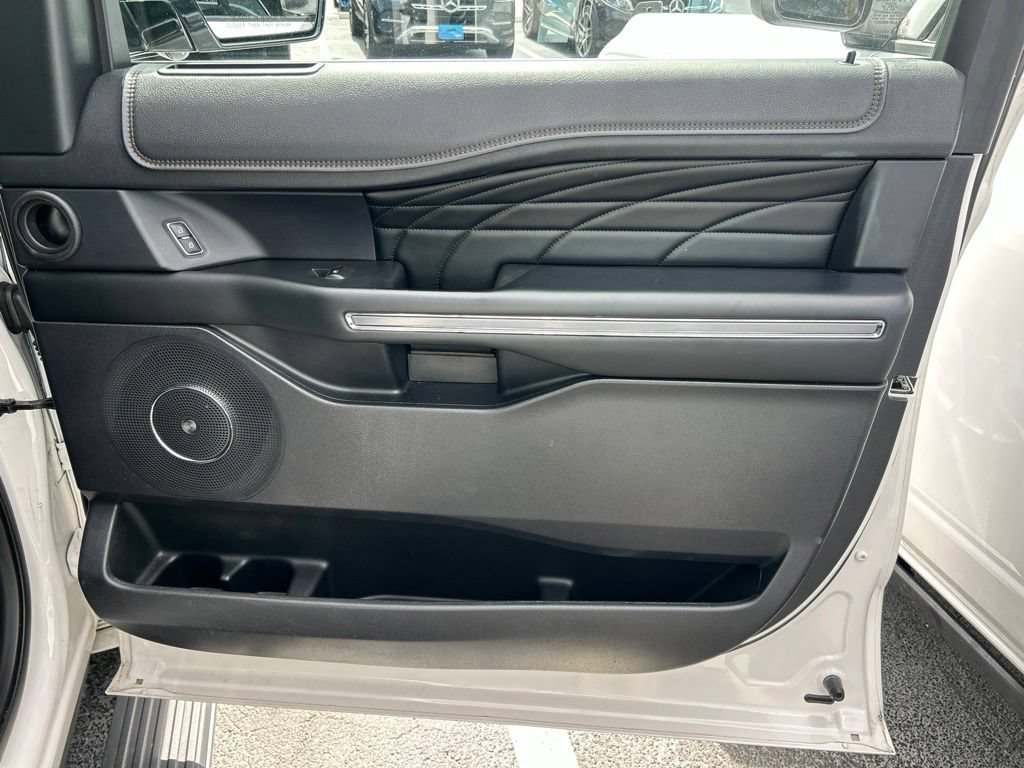 Used 2019 Ford Expedition Platinum RWD image 41