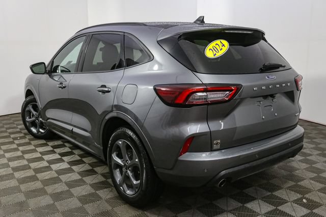 Used 2024 Ford Escape ST-Line w/ Tech Pack #1 AWD/4WD image 8