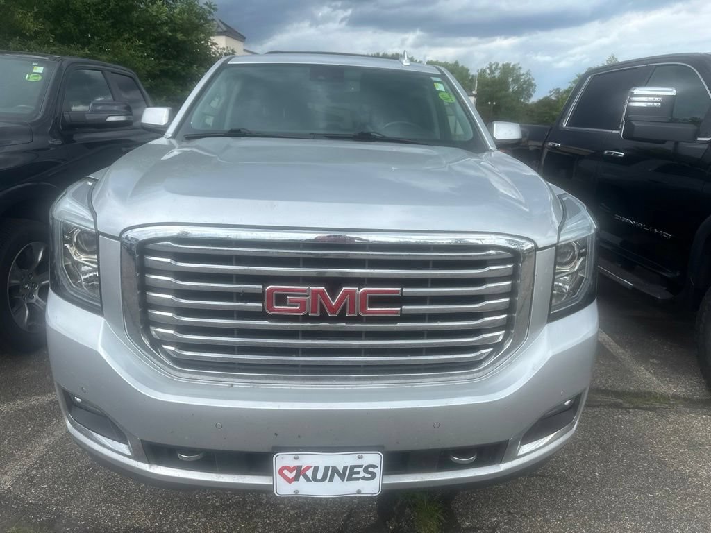 Used 2020 GMC Yukon XL SLT w/ Premium Edition AWD/4WD image 4
