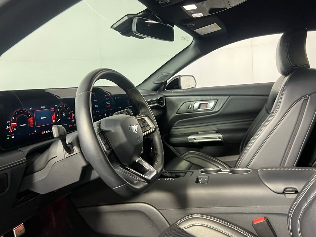 Used 2025 Ford Mustang Premium image 19