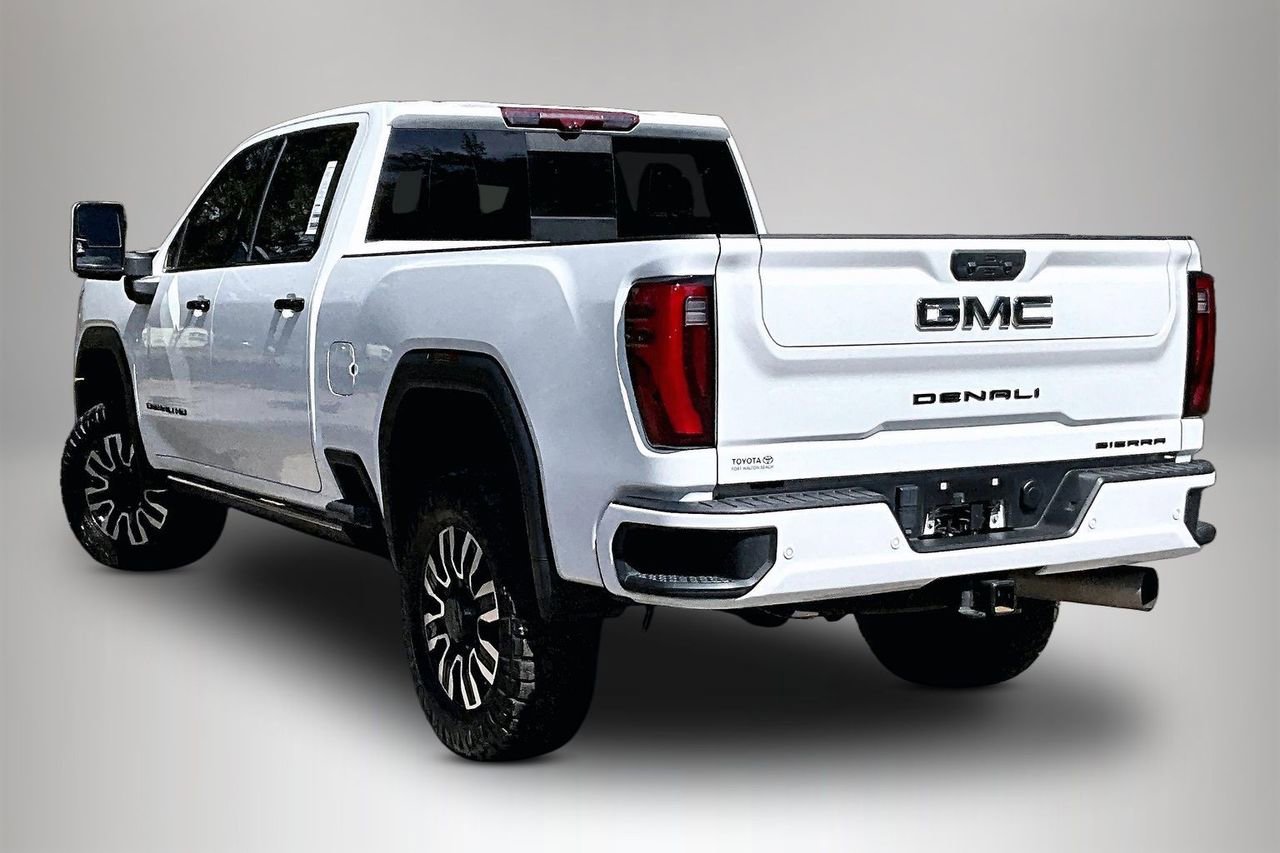Used 2024 GMC Sierra 2500 Denali Ultimate image 4