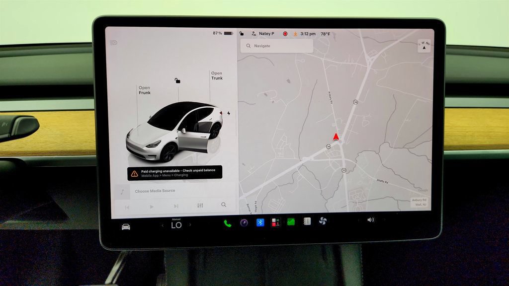 Used 2025 Tesla Model Y Long Range AWD/4WD image 23