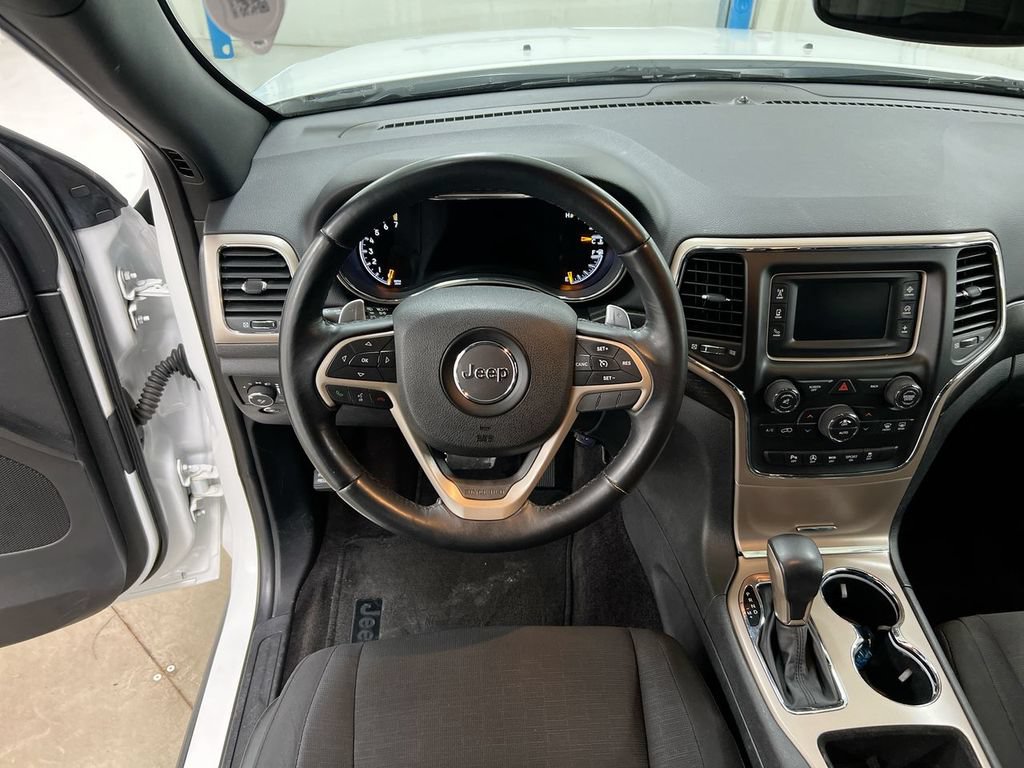 Used 2017 Jeep Grand Cherokee Laredo w/ Quick Order Package 2BE RWD image 19