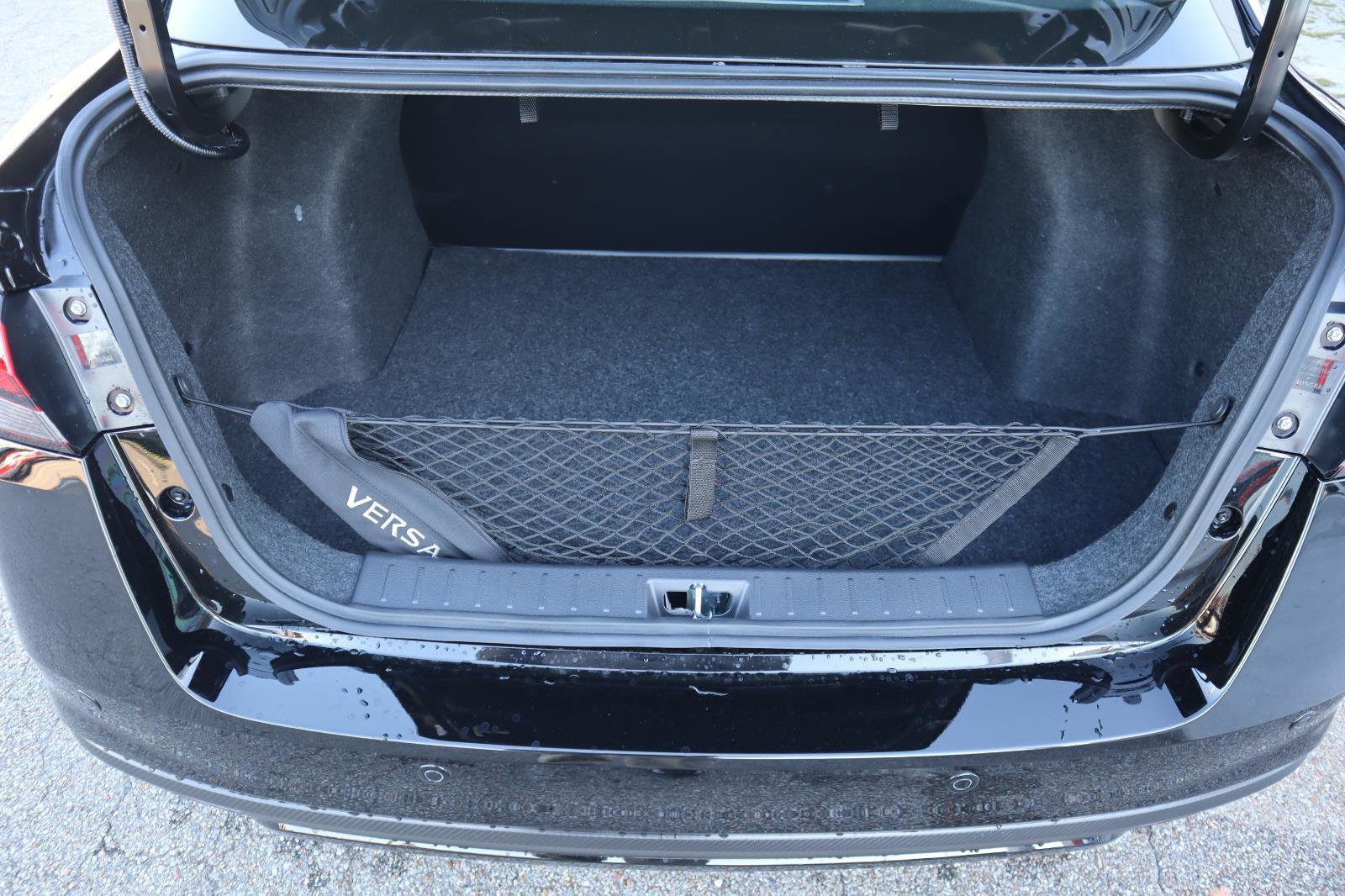 Used 2025 Nissan Versa S w/ Trunk Package image 31
