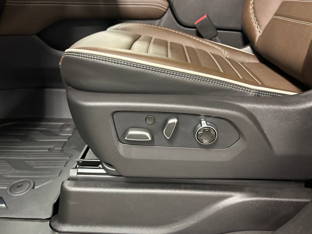 New 2026 GMC Yukon XL Denali Ultimate w/ LPO, Floor Liner Package image 29