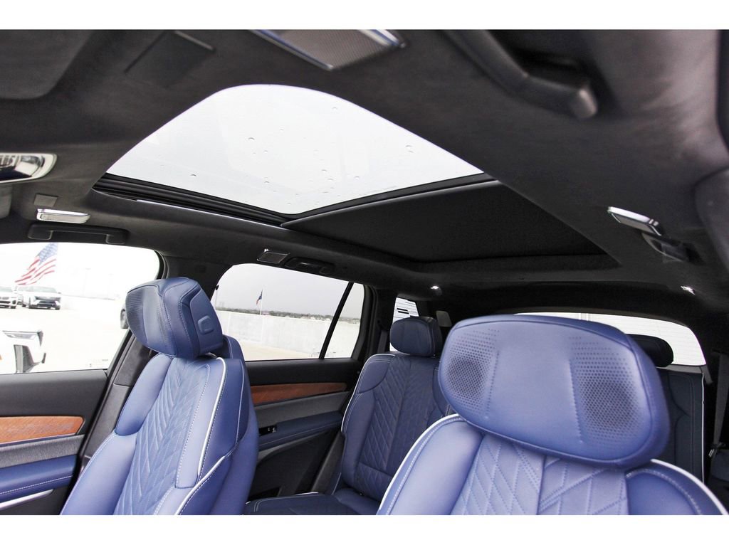 New 2026 Cadillac Vistiq Premium Luxury image 23