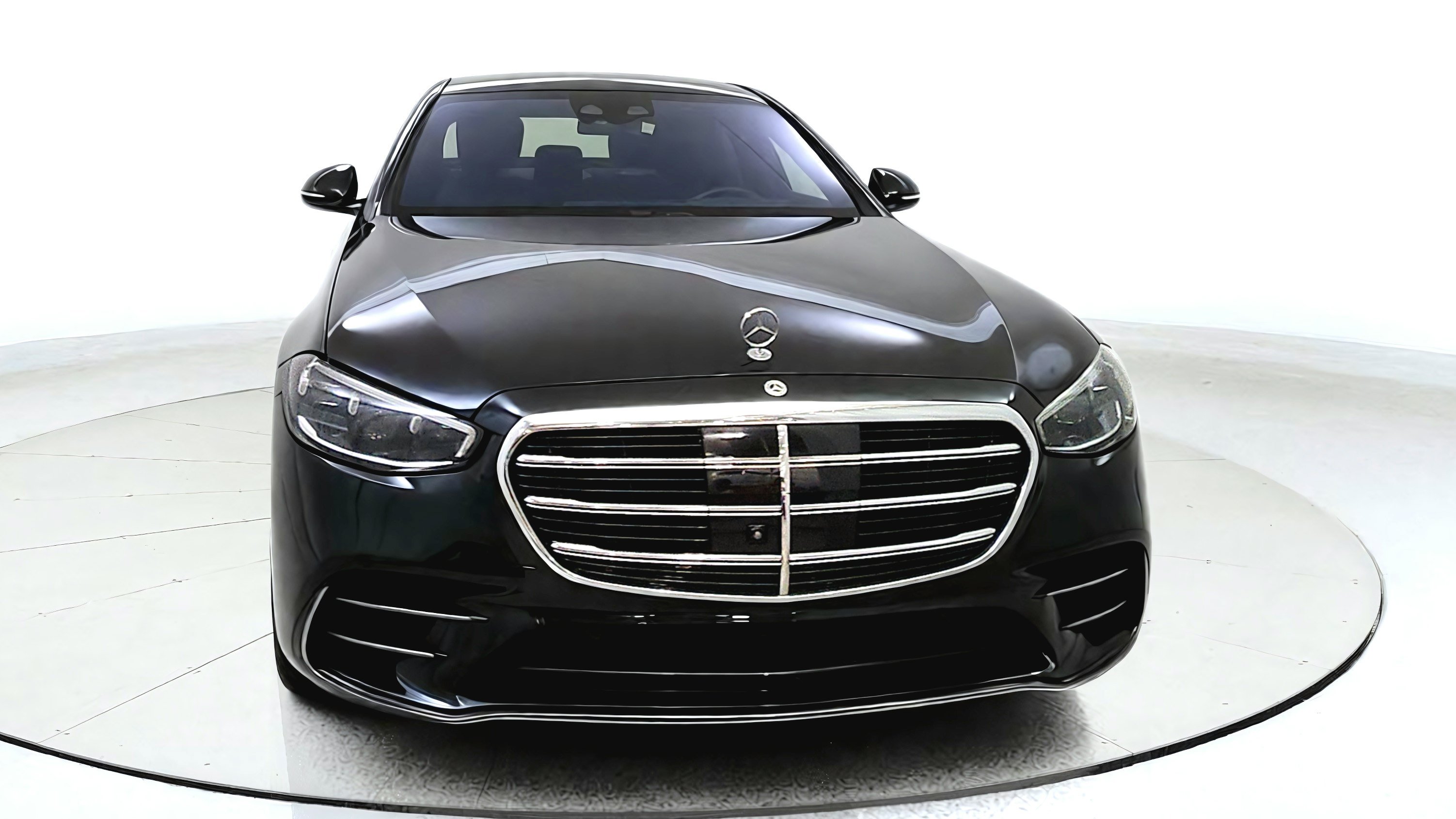 Used 2023 Mercedes-Benz S 500 4MATIC w/ AMG Line image 2