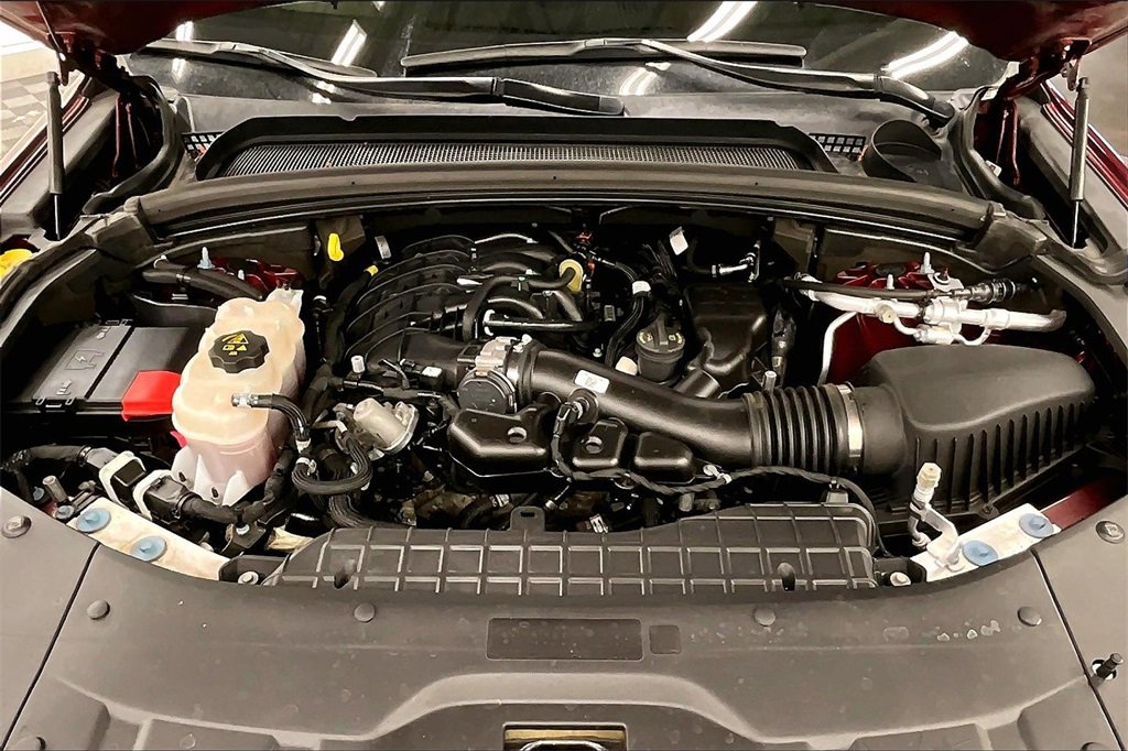 Used 2023 Jeep Grand Cherokee Limited w/ Black Appearance Package image 9