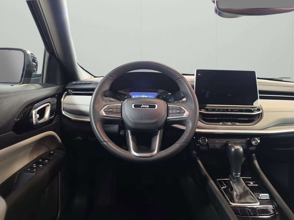Used 2023 Jeep Compass Limited AWD/4WD image 16