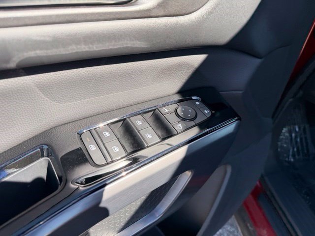 Used 2024 Nissan Pathfinder SL AWD/4WD image 12