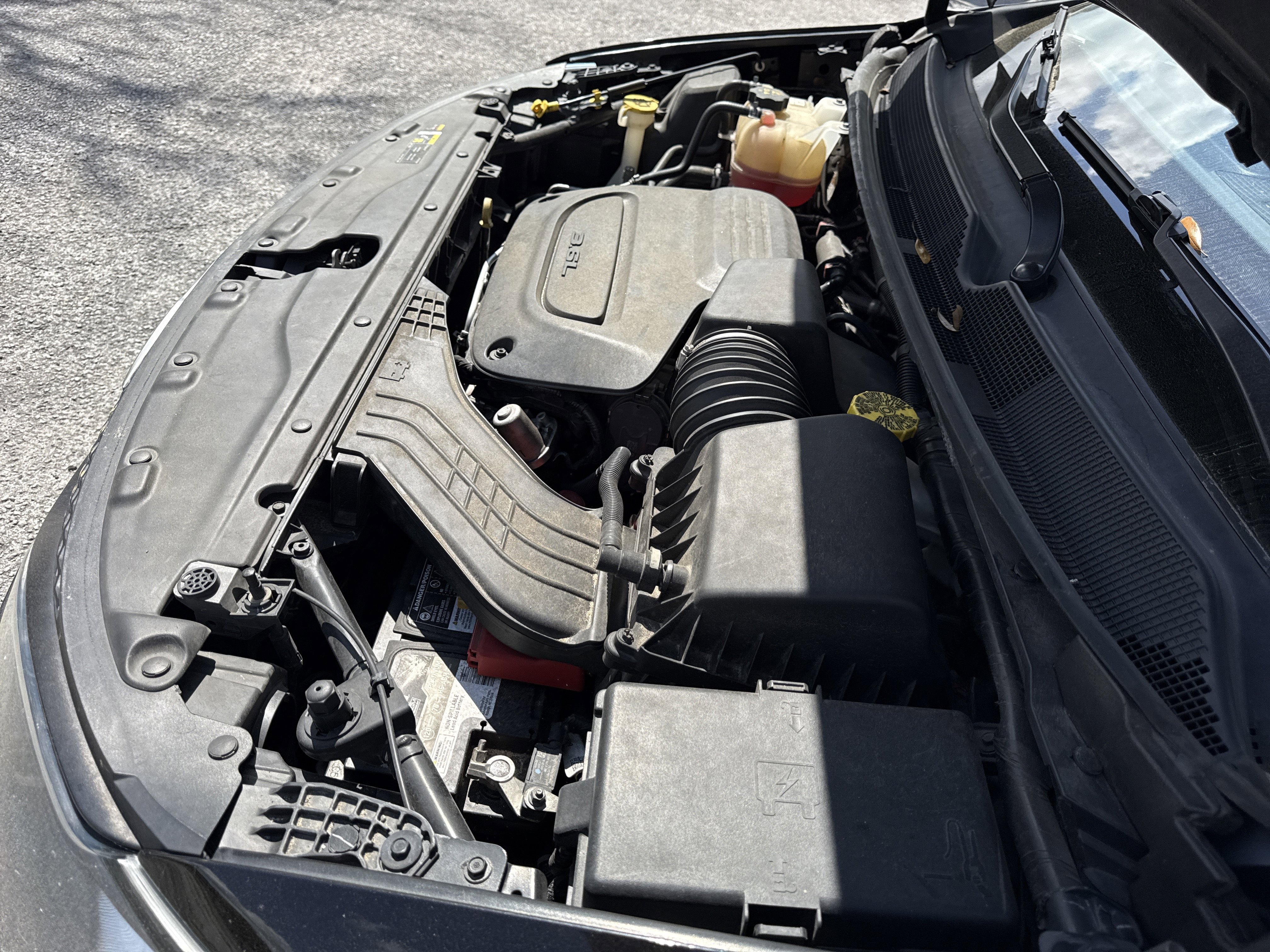 Used 2022 Chrysler Voyager LX image 40