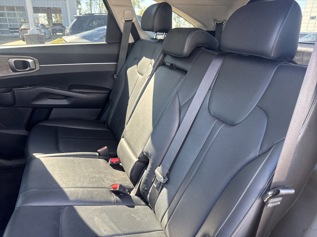 Used 2022 Kia Sorento S image 27